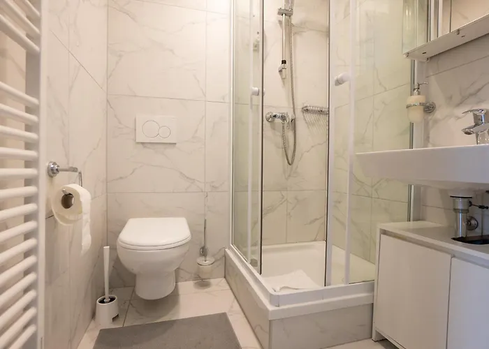 Easystay With Queen-size Bed, Self Check-in K6 *